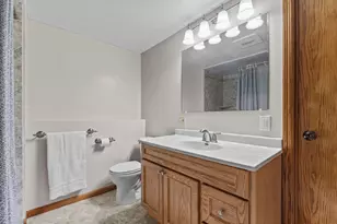 9425 Barrington Rd, Woodbury, MN 55125 - Photo 22