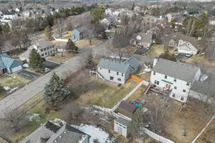 9425 Barrington Rd, Woodbury, MN 55125 - Photo 30