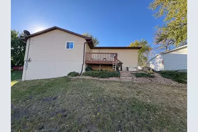 1200 Crestview Road, Albert Lea, MN 56007 - Photo 2