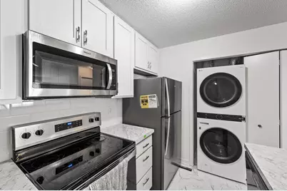 8526 S Maplebrook Circle, Brooklyn Park, MN 55445 - Photo 6