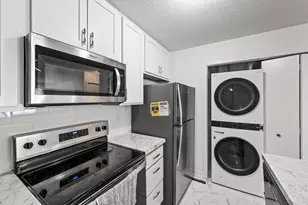 8526 S Maplebrook Cir, Brooklyn Park, MN 55445 - Photo 6