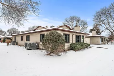 8526 S Maplebrook Circle, Brooklyn Park, MN 55445 - Photo 2