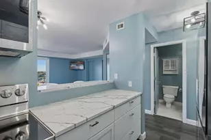 66 9th St E, Saint Paul, MN 55101 - Photo 10