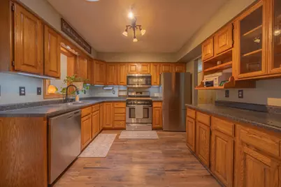 1318 6th Street SW, Willmar, MN 56201 - Photo 4