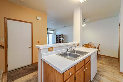 15554 Garnet Way, Apple Valley, MN 55124 - Photo 12