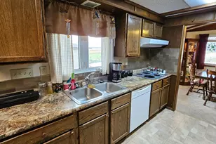 512 W 5th St, Graceville, MN 56240 - Photo 10