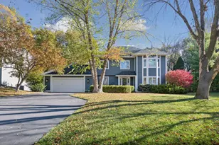 16680 N Manor Rd, Eden Prairie, MN 55346 - Photo 2