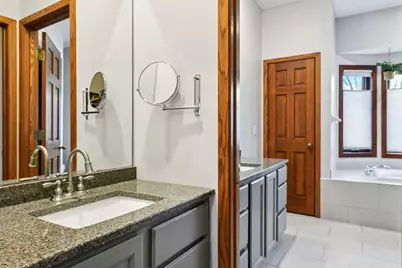 16680 N Manor Road, Eden Prairie, MN 55346 - Photo 32