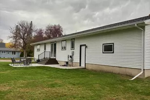 713 Birch St, Dawson, MN 56232 - Photo 2