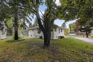 2106 8th Ave NE, Rochester, MN 55906 - Photo 4