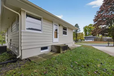 2106 8th Avenue NE, Rochester, MN 55906 - Photo 8