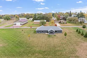 305 Harrison St, Welcome, MN 56181 - Photo 12