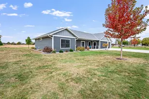 305 Harrison St, Welcome, MN 56181 - Photo 6