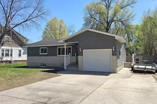 424 E 2nd St, Litchfield, MN 55355 - Photo 1