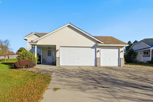 407 Buffalo Run Rd, Buffalo, MN 55313 - Photo 2