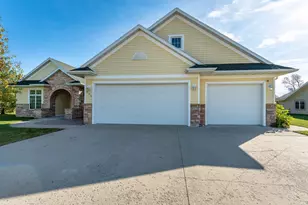 825 5th St SE, Pelican Rapids, MN 56572 - Photo 1