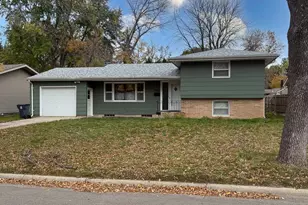 406 Kathryn Ave, Marshall, MN 56258 - Photo 1