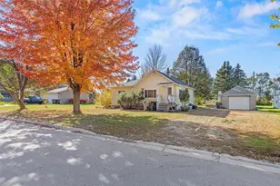 303 Lorrain St, Milroy, MN 56263 - Photo 1