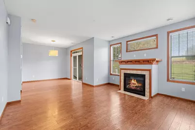 1952 Commonwealth Boulevard #4, Chanhassen, MN 55317 - Photo 8