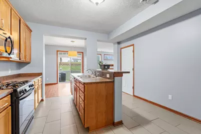 1952 Commonwealth Boulevard #4, Chanhassen, MN 55317 - Photo 16