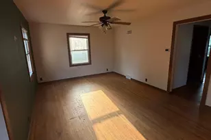 523 E 11th St, Gibbon, MN 55335 - Photo 8