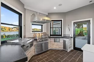 525 Smithtown Ct, Excelsior, MN 55331 - Photo 96