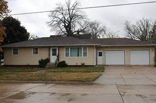 701 10th St NE, Austin, MN 55912 - Photo 1