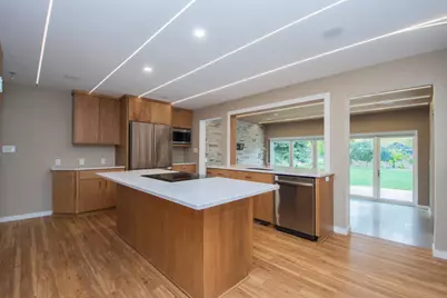 1712 12th Street S, Moorhead, MN 56560 - Photo 2