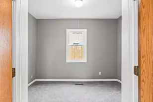 137 Cayuga St, Saint Paul, MN 55117 - Photo 16