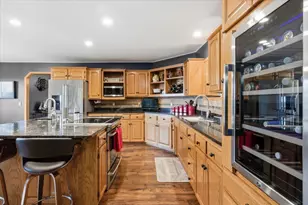 410 Sundown Dr, Avon, MN 56310 - Photo 10