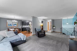 13147 Thomas Ave S, Burnsville, MN 55337 - Photo 8