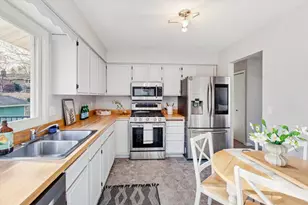 7331 Berkshire Way, Maple Grove, MN 55311 - Photo 12