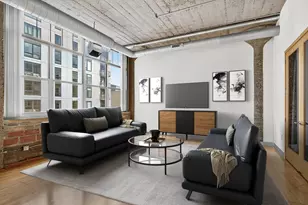 521 S 7th St, Minneapolis, MN 55415 - Photo 1