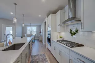 7582 Oak Hl Rd, Woodbury, MN 55129 - Photo 4