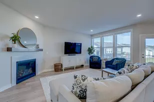 7582 Oak Hl Rd, Woodbury, MN 55129 - Photo 6