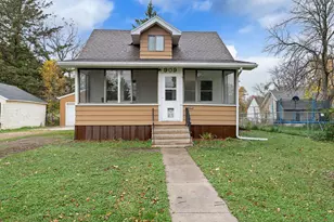 909 6th Ave SE, Austin, MN 55912 - Photo 1