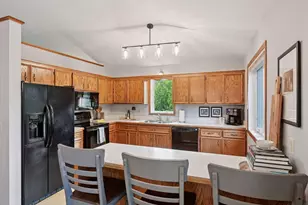 1078 Overlook Dr, Chaska, MN 55318 - Photo 8