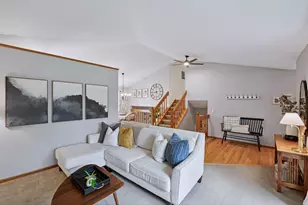 1078 Overlook Dr, Chaska, MN 55318 - Photo 4