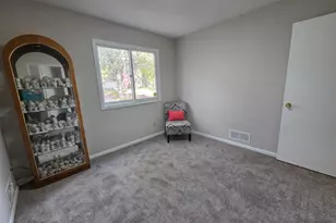 4174 Oakcrest Dr, Vadnais Heights, MN 55127 - Photo 30