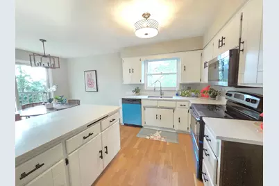 4174 Oakcrest Drive, Vadnais Heights, MN 55127 - Photo 2