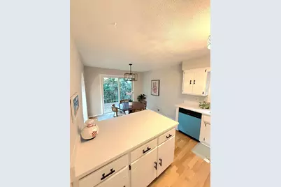 4174 Oakcrest Drive, Vadnais Heights, MN 55127 - Photo 4