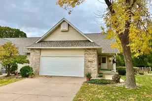 1884 Cherry St, Red Wing, MN 55066 - Photo 2