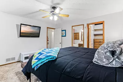1807 1/2 County Road E East #34, White Bear Lake, MN 55110 - Photo 20
