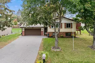 1187 Jackson Street S, Shakopee, MN 55379 - Photo 2