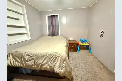 422 Arnold Avenue S, Thief River Falls, MN 56701 - Photo 4