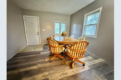 422 Arnold Avenue S, Thief River Falls, MN 56701 - Photo 2