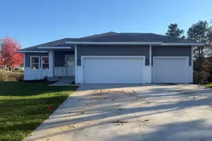 101 Timber Ln Ct, Cannon Falls, MN 55009 - Photo 2