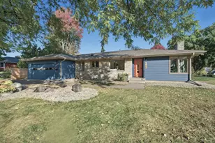548 Cloverleaf Dr, Golden Valley, MN 55422 - Photo 1