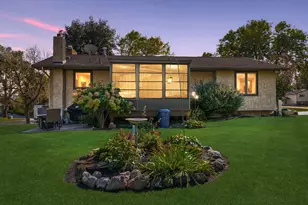 8860 Hilltop Dr, Saint Bonifacius, MN 55375 - Photo 4