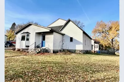 704 S Minnesota Street, Redwood Falls, MN 56283 - Photo 2